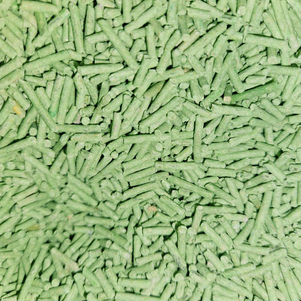 這是一款很普通的純豆腐砂因為測試後還不致於到很爛所以就來賣看看~寵物部長 普通的豆腐砂 貓砂 貓沙 豆腐沙 原味 綠茶