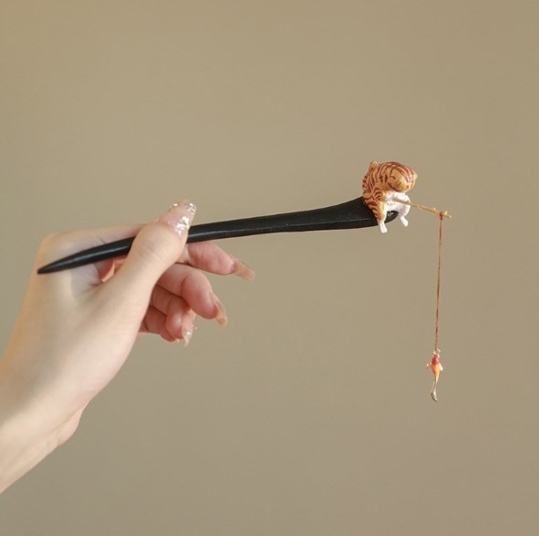 小貓釣魚髮簪 髮飾 盤髮 髮飾 飾品 貓咪造型 頭飾 動物 頭髮 復古 風格 寵物 特殊造型